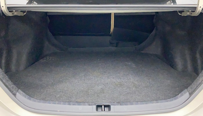 2016 Toyota Corolla Altis VL AT, Petrol, Automatic, 31,478 km, Boot Inside