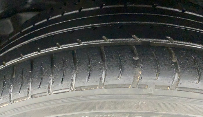 2016 Toyota Corolla Altis VL AT, Petrol, Automatic, 31,478 km, Left Front Tyre Tread