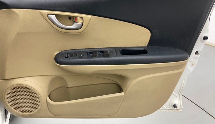 2015 Honda Brio VX AT, Petrol, Automatic, 17,295 km, Driver Side Door Panels Control