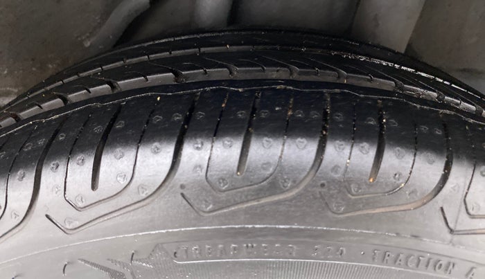 2015 Honda Brio VX AT, Petrol, Automatic, 17,295 km, Left Rear Tyre Tread