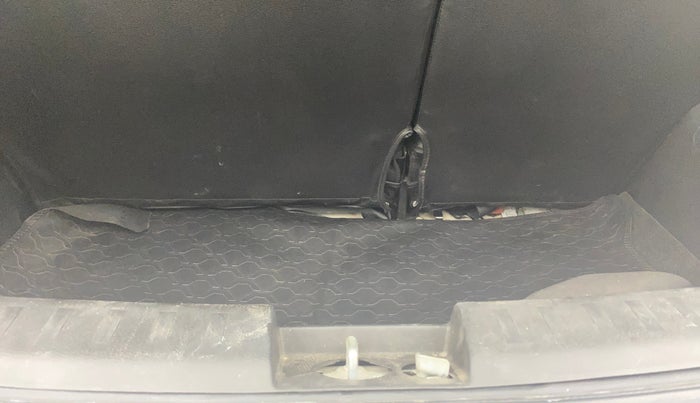 2016 Maruti Swift VXI, Petrol, Manual, 41,596 km, Boot Inside