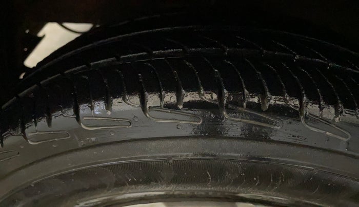 2015 Hyundai Eon ERA +, Petrol, Manual, 49,159 km, Left Front Tyre Tread