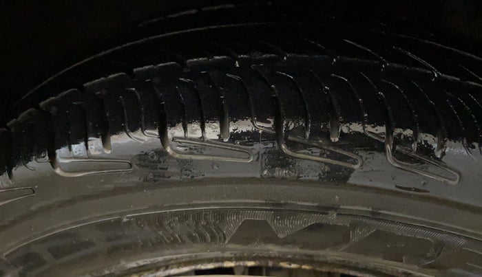 2015 Hyundai Eon ERA +, Petrol, Manual, 49,159 km, Right Front Tyre Tread