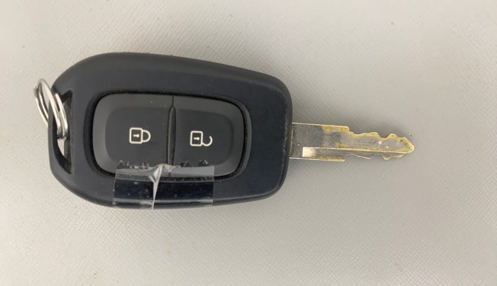 2022 Renault Kwid RXT 1.0 AMT (O), Petrol, Automatic, 24,936 km, Key Close Up