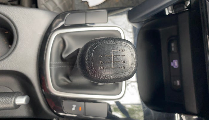 2024 KIA SELTOS  HTK 1.5 PETROL MT, Petrol, Manual, 39,173 km, Gear Lever