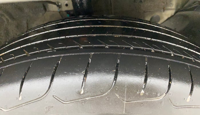 2024 KIA SELTOS  HTK 1.5 PETROL MT, Petrol, Manual, 39,173 km, Right Front Tyre Tread