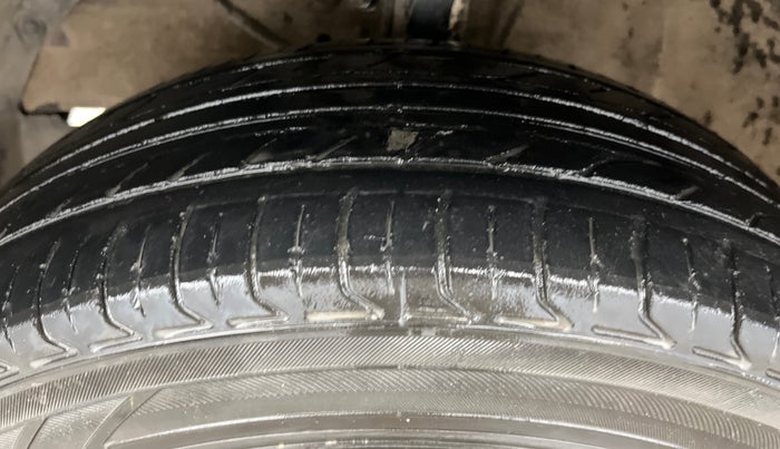 2021 Maruti XL6 ALPHA MT, Petrol, Manual, 1,15,527 km, Left Front Tyre Tread