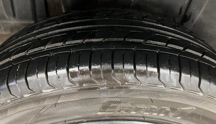 2021 Maruti XL6 ALPHA MT, Petrol, Manual, 1,15,527 km, Right Rear Tyre Tread