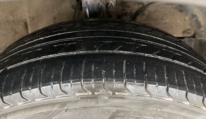 2021 Maruti XL6 ALPHA MT, Petrol, Manual, 1,15,527 km, Right Front Tyre Tread