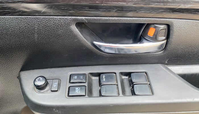 2020 Maruti XL6 ZETA MT, Petrol, Manual, 60,248 km, Driver Side Door Panels Control