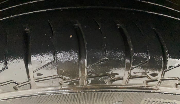 2020 Maruti XL6 ZETA MT, Petrol, Manual, 60,248 km, Left Front Tyre Tread