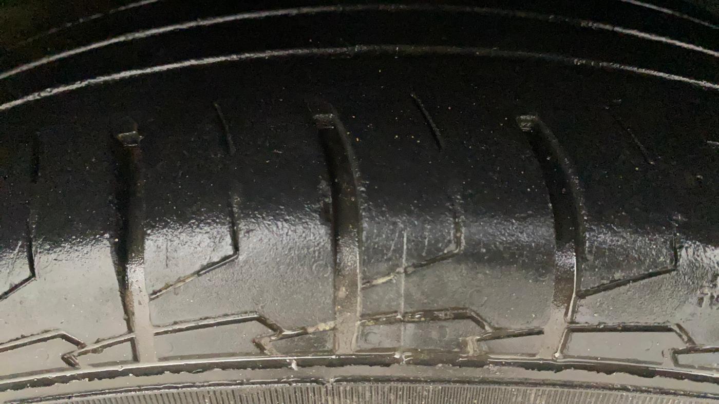 2020 Maruti XL6 ZETA MT, Petrol, Manual, 60,248 km, Right Front Tyre Tread