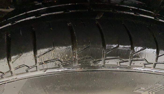 2020 Maruti XL6 ZETA MT, Petrol, Manual, 60,248 km, Right Rear Tyre Tread