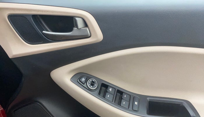 2017 Hyundai Elite i20 ASTA 1.2 (O), Petrol, Manual, 60,742 km, Driver Side Door Panels Control