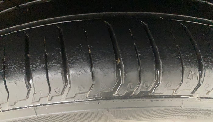 2017 Hyundai Elite i20 ASTA 1.2 (O), Petrol, Manual, 60,742 km, Left Rear Tyre Tread