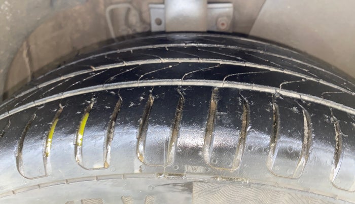 2016 Volkswagen Polo GT TSI AT, Petrol, Automatic, 1,33,961 km, Right Front Tyre Tread