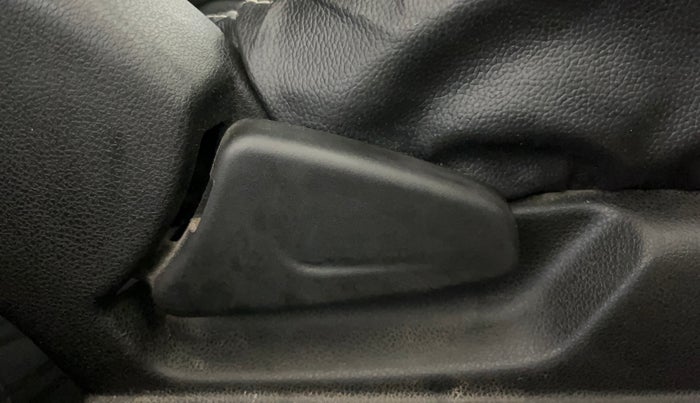 2020 Renault Kwid RXL, Petrol, Manual, 32,710 km, Driver Side Adjustment Panel