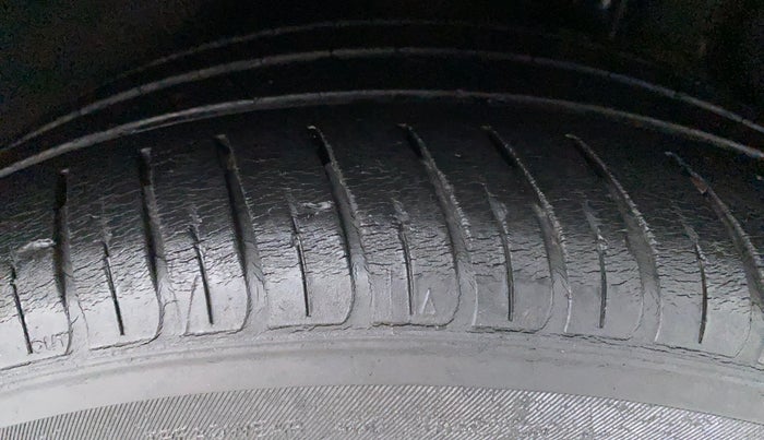 2017 Hyundai New Elantra 2.0 SX (O) AT, Petrol, Automatic, 51,668 km, Right Rear Tyre Tread