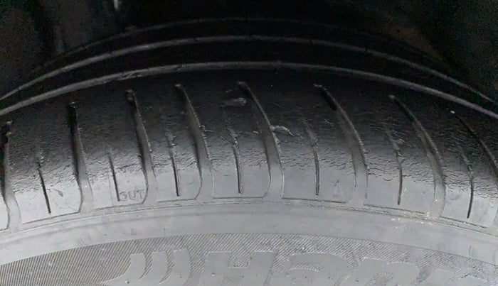 2017 Hyundai New Elantra 2.0 SX (O) AT, Petrol, Automatic, 51,668 km, Left Rear Tyre Tread