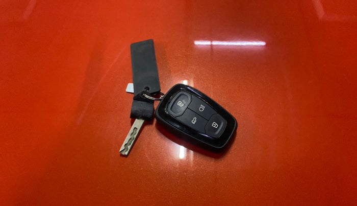 2022 Tata NEXON XZA PLUS PETROL DUAL TONE, Petrol, Automatic, 12,001 km, Key Close Up