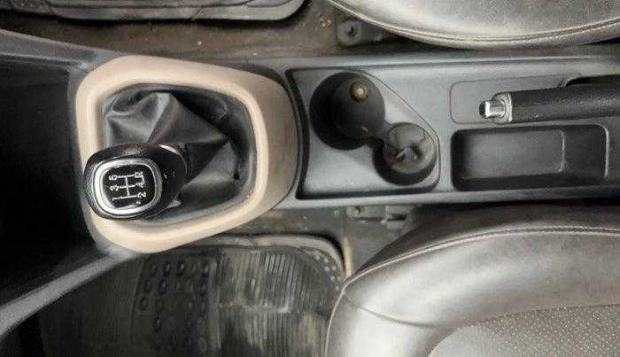 2014 Hyundai Grand i10 SPORTZ 1.2 KAPPA VTVT, Petrol, Manual, 99,524 km, Gear Lever