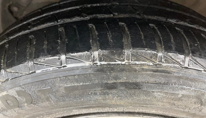 2014 Hyundai Grand i10 SPORTZ 1.2 KAPPA VTVT, Petrol, Manual, 99,524 km, Left Front Tyre Tread