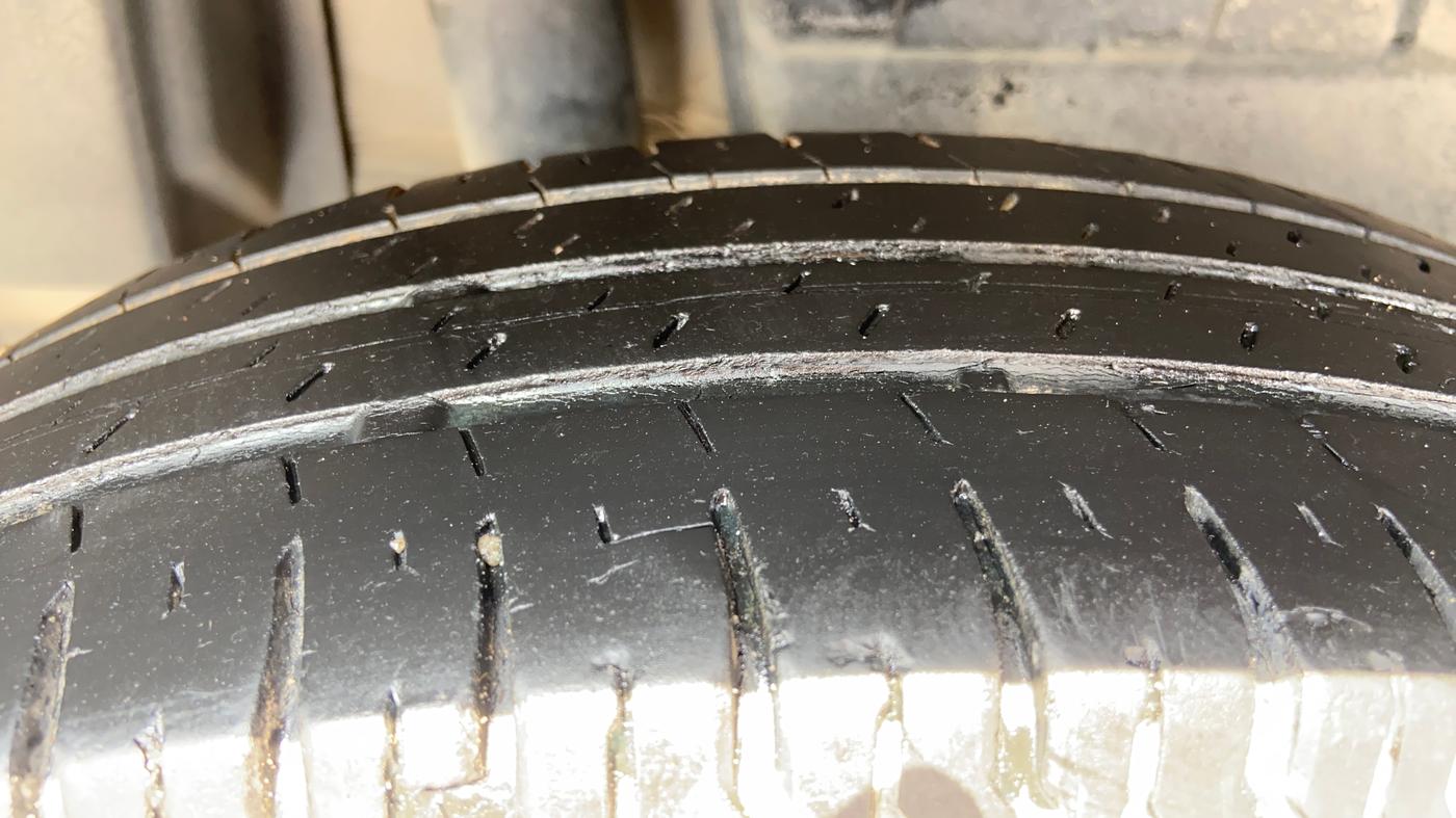 2020 Maruti Dzire VXI AMT, Petrol, Automatic, 46,797 km, Right Rear Tyre Tread