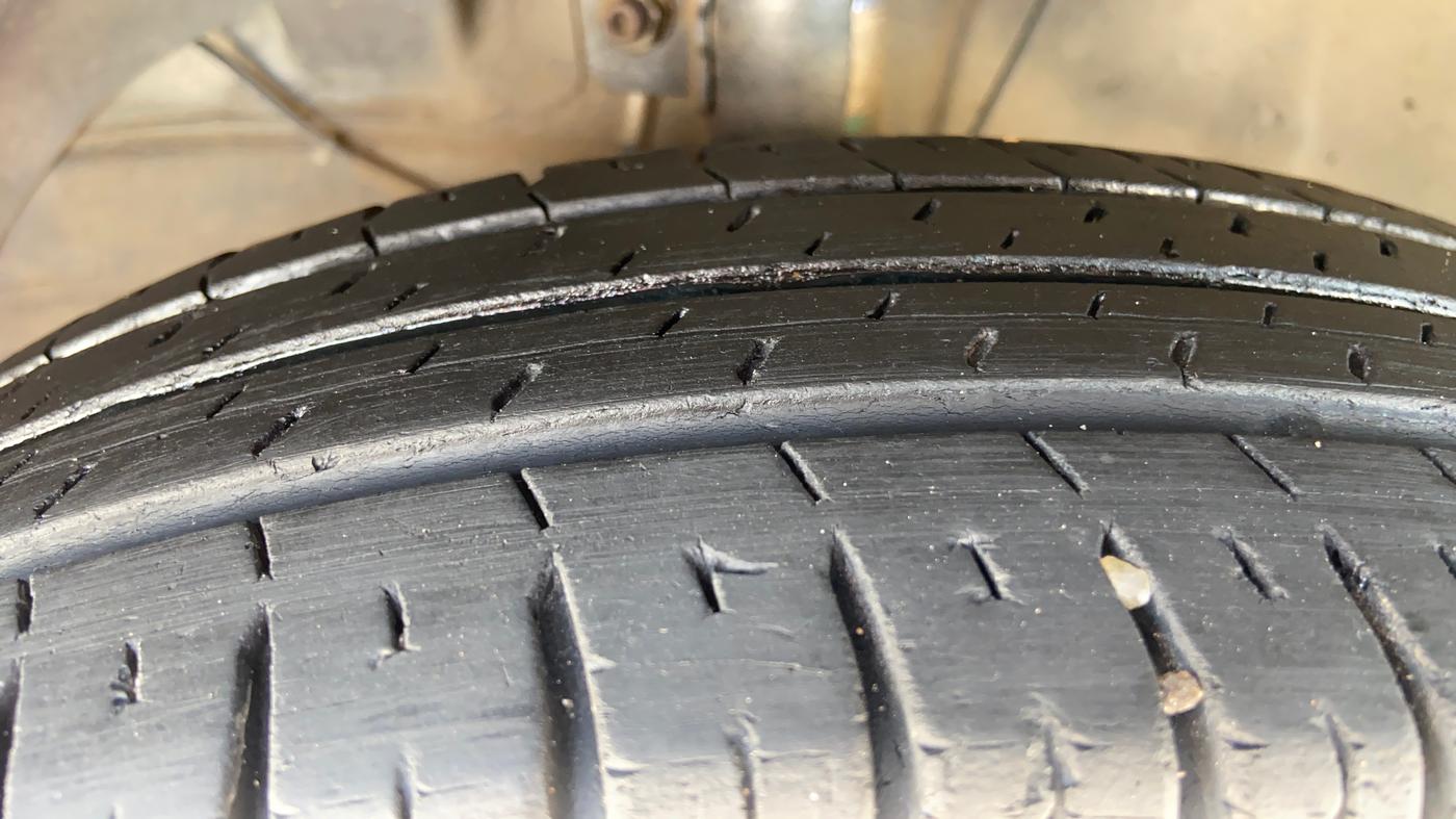 2020 Maruti Dzire VXI AMT, Petrol, Automatic, 46,797 km, Left Front Tyre Tread