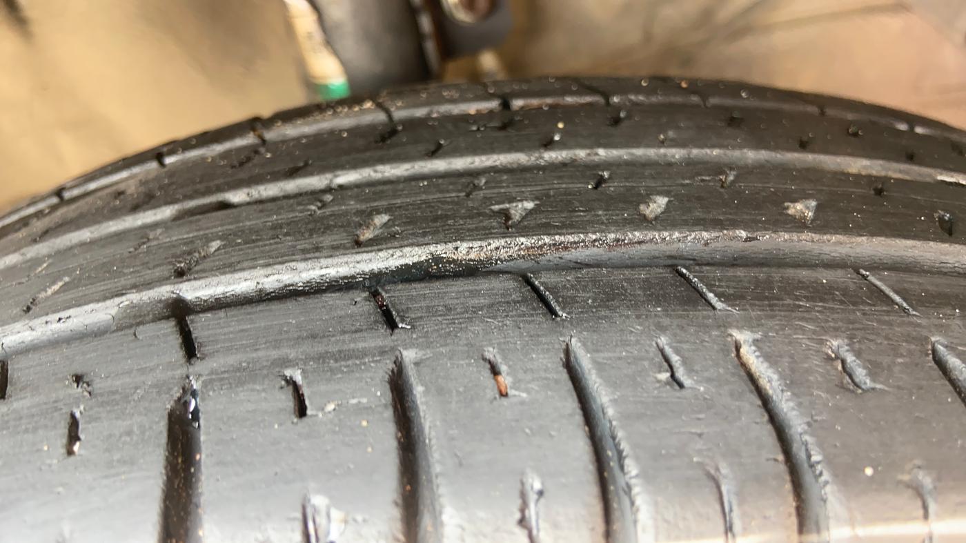 2020 Maruti Dzire VXI AMT, Petrol, Automatic, 46,797 km, Right Front Tyre Tread