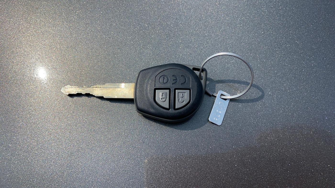 2020 Maruti Dzire VXI AMT, Petrol, Automatic, 46,797 km, Key Close Up