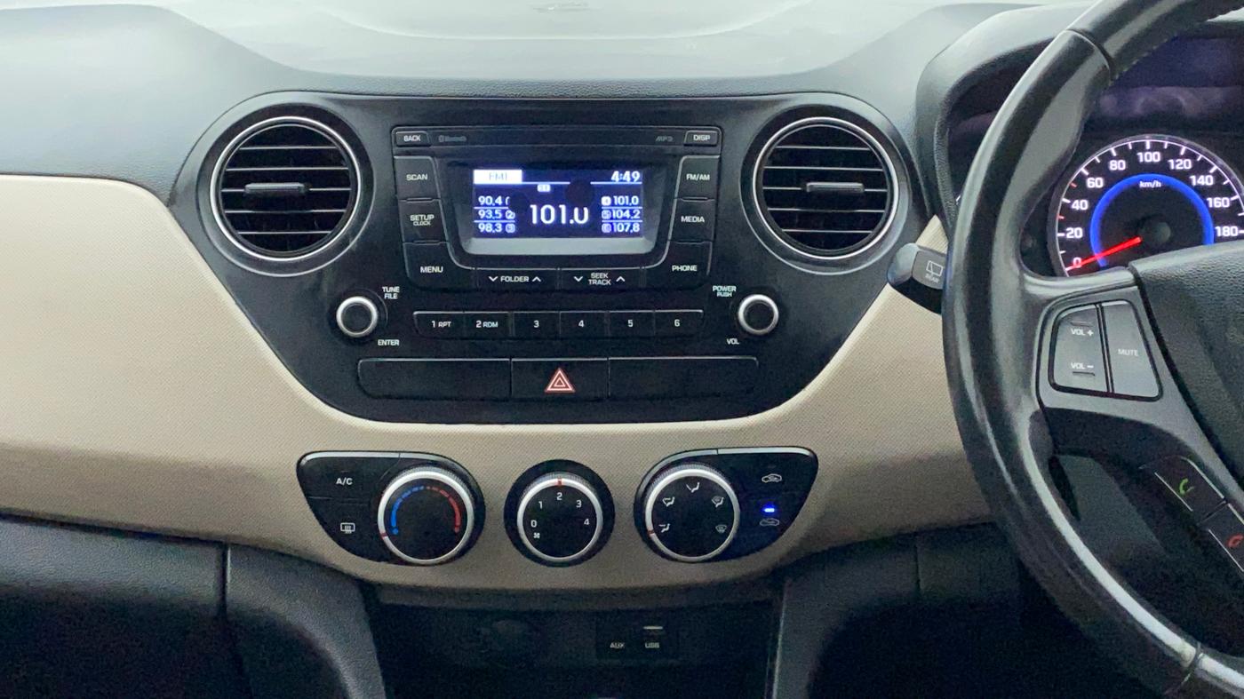 2016 Hyundai Grand i10 ASTA (O) 1.2 KAPPA VTVT, Petrol, Manual, 66,026 km, Air Conditioner
