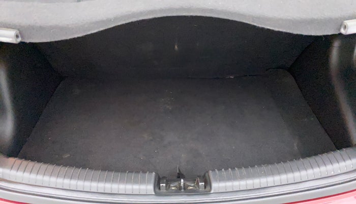 2016 Hyundai Grand i10 ASTA (O) 1.2 KAPPA VTVT, Petrol, Manual, 66,026 km, Boot Inside