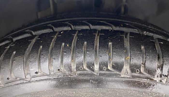 2017 Tata TIGOR XZA PETROL, Petrol, Automatic, 62,581 km, Right Front Tyre Tread