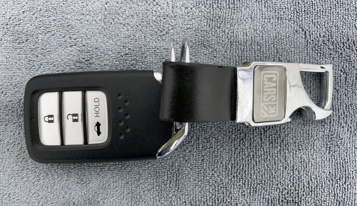 2018 Honda Amaze 1.5 V CVT I-DTEC, Diesel, Automatic, 75,137 km, Key Close Up