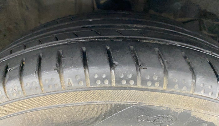 2018 Honda Amaze 1.5 V CVT I-DTEC, Diesel, Automatic, 75,137 km, Right Front Tyre Tread