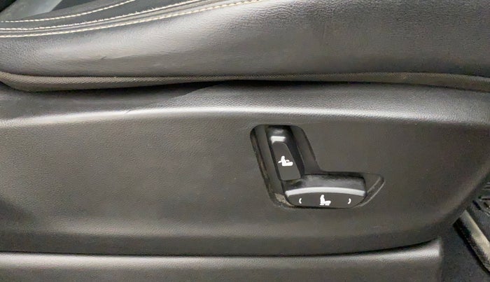 2019 MG HECTOR SHARP HYBRID 1.5 PETROL, Petrol, Manual, 62,427 km, Driver Side Adjustment Panel