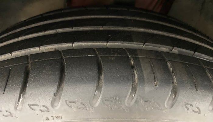2021 Skoda KUSHAQ STYLE 1.5L TSI MT, Petrol, Manual, 17,136 km, Left Front Tyre Tread