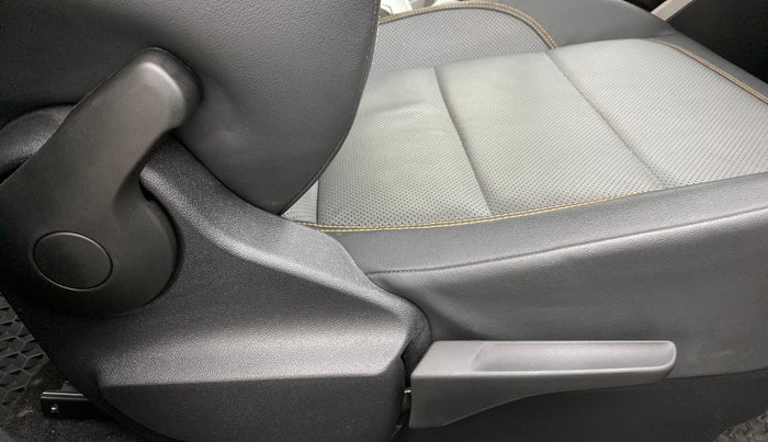 2021 Skoda KUSHAQ STYLE 1.5L TSI MT, Petrol, Manual, 17,136 km, Driver Side Adjustment Panel