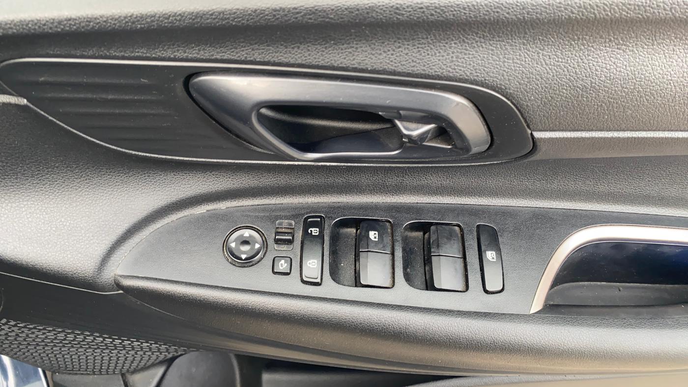 2022 Hyundai NEW I20 ASTA (O) 1.2 MT, Petrol, Manual, 41,886 km, Driver Side Door Panels Control