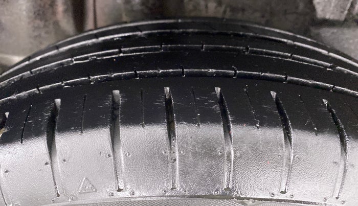 2018 Maruti Swift ZXI (AMT), Petrol, Automatic, 41,358 km, Right Rear Tyre Tread