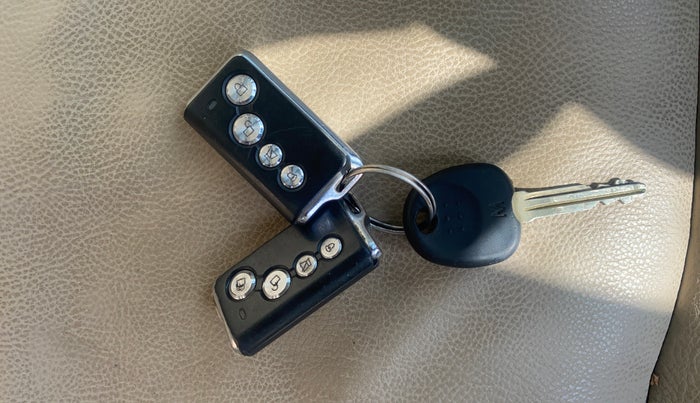 2015 Hyundai i10 MAGNA 1.1, Petrol, Manual, 83,365 km, Key Close Up