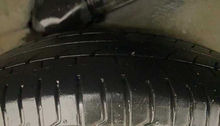 2015 Hyundai i10 MAGNA 1.1, Petrol, Manual, 83,365 km, Left Rear Tyre Tread