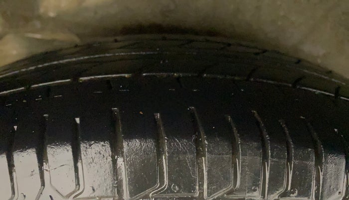 2015 Hyundai i10 MAGNA 1.1, Petrol, Manual, 83,365 km, Right Rear Tyre Tread