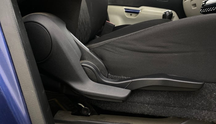 2020 Maruti IGNIS ALPHA 1.2, Petrol, Manual, 83,864 km, Driver Side Adjustment Panel