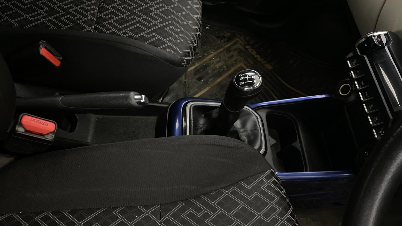 2020 Maruti IGNIS ALPHA 1.2, Petrol, Manual, 83,864 km, Gear Lever