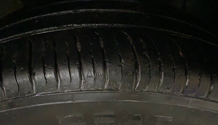 2024 Renault TRIBER RXZ, Petrol, Manual, 41,708 km, Right Front Tyre Tread