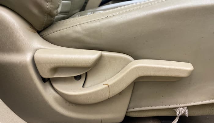 2014 Honda Brio VX MT, Petrol, Manual, 39,934 km, Driver Side Adjustment Panel