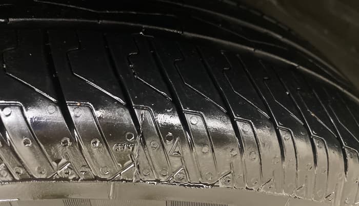 2014 Honda Brio VX MT, Petrol, Manual, 39,934 km, Left Front Tyre Tread