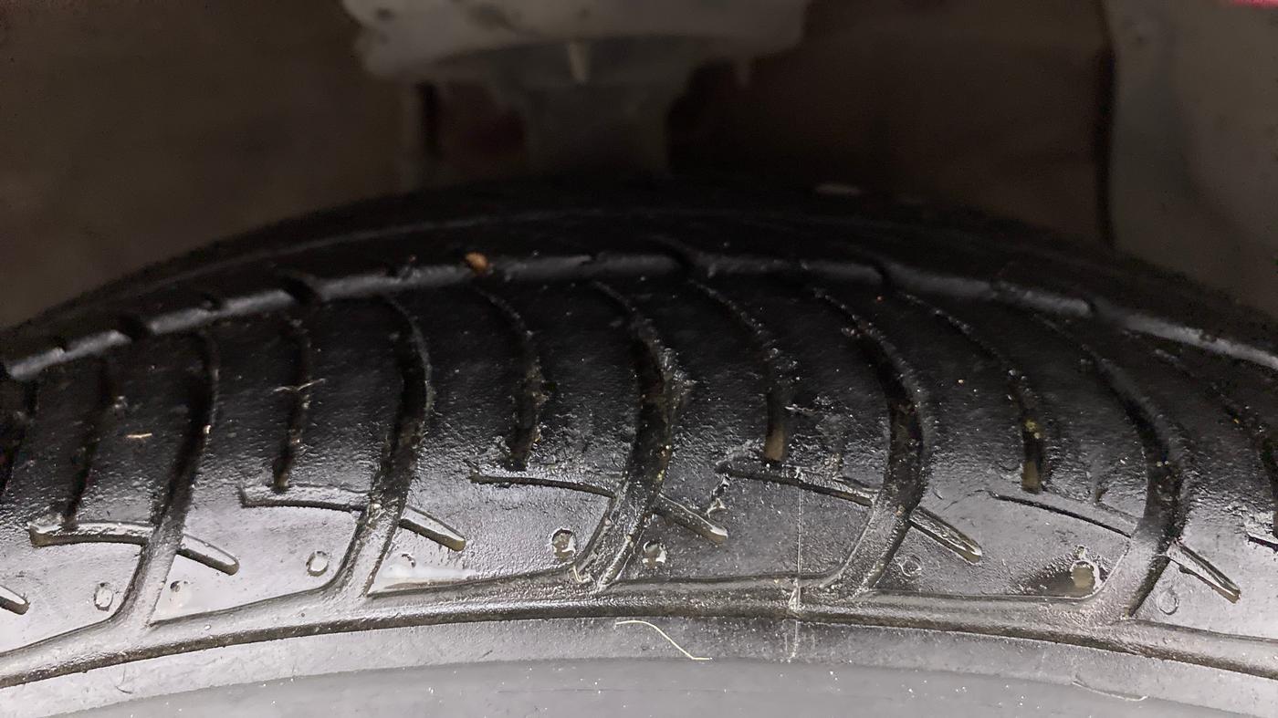 2019 Hyundai Grand i10 SPORTZ AT 1.2 KAPPA VTVT, Petrol, Automatic, 99,758 km, Right Front Tyre Tread