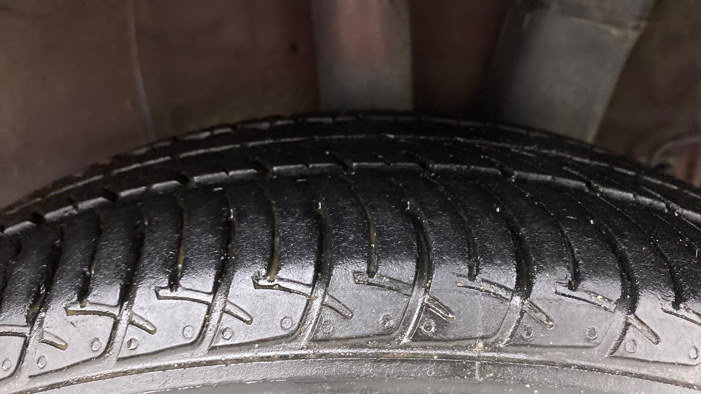 2019 Hyundai Grand i10 SPORTZ AT 1.2 KAPPA VTVT, Petrol, Automatic, 99,758 km, Left Rear Tyre Tread